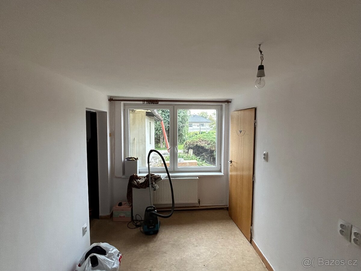 Komplex dvou chat s velkou garáži a pozemkem - 18