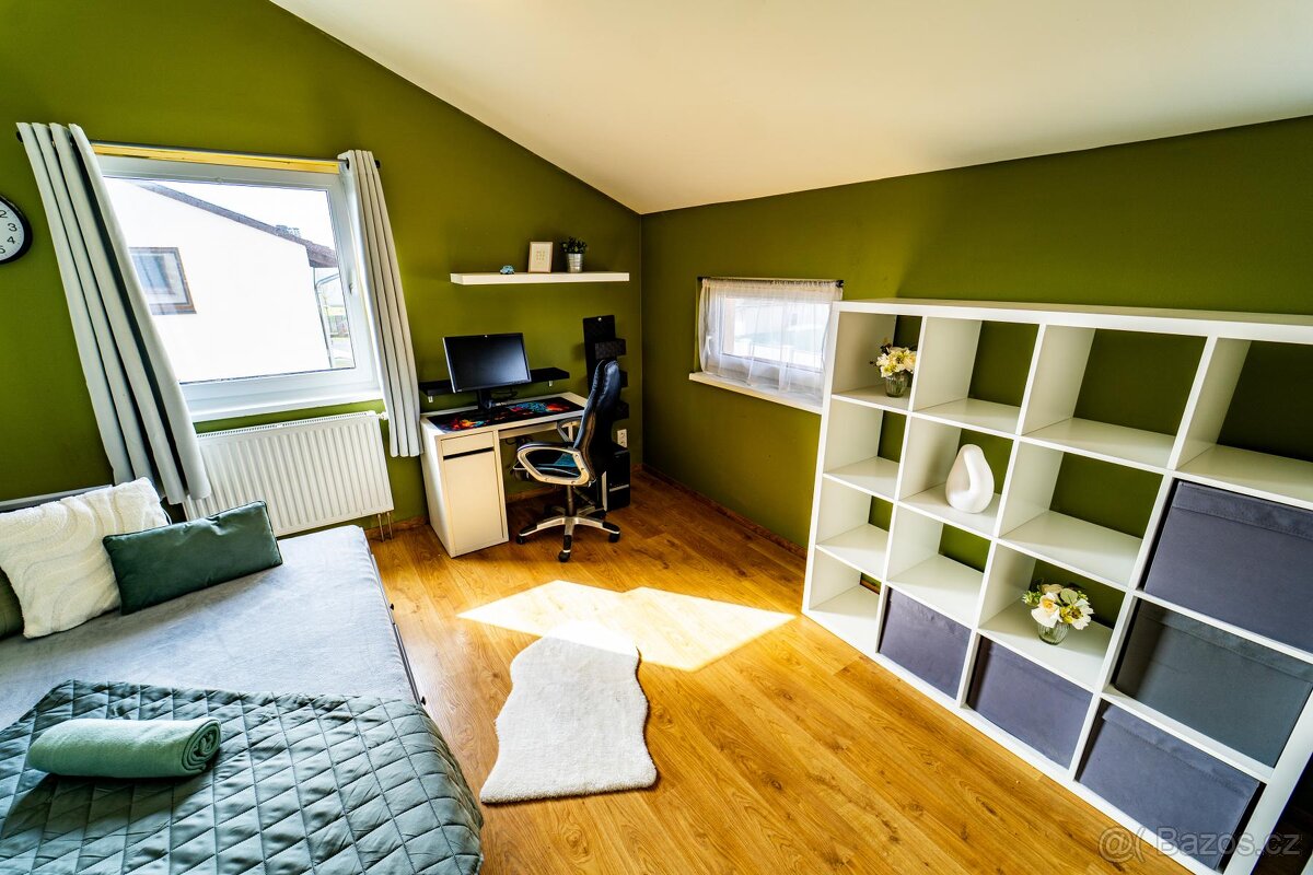 Hněvousice, prodej rodinného domu 5+kk 117 m2 na pozemku 601 - 18