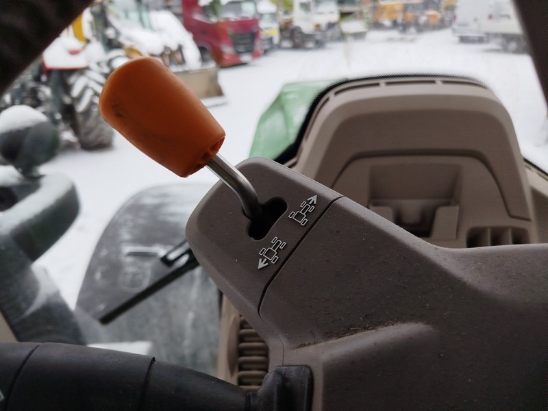 JOHN DEERE 6R250 - 18