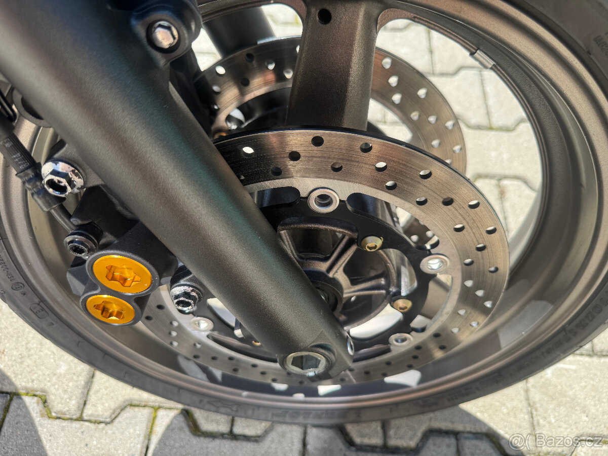 Yamaha XJR 1300 - 18