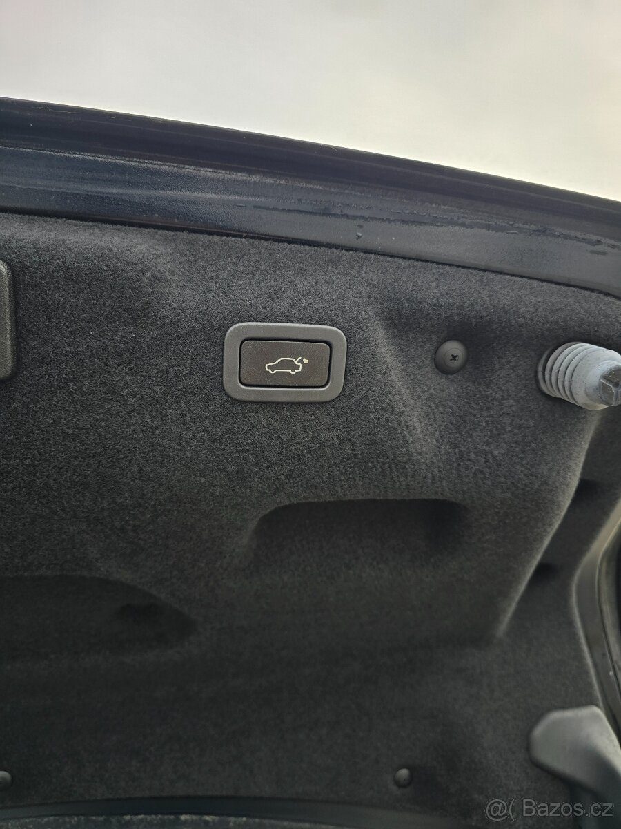 Jaguar XE 2.0d 132 kW - 18