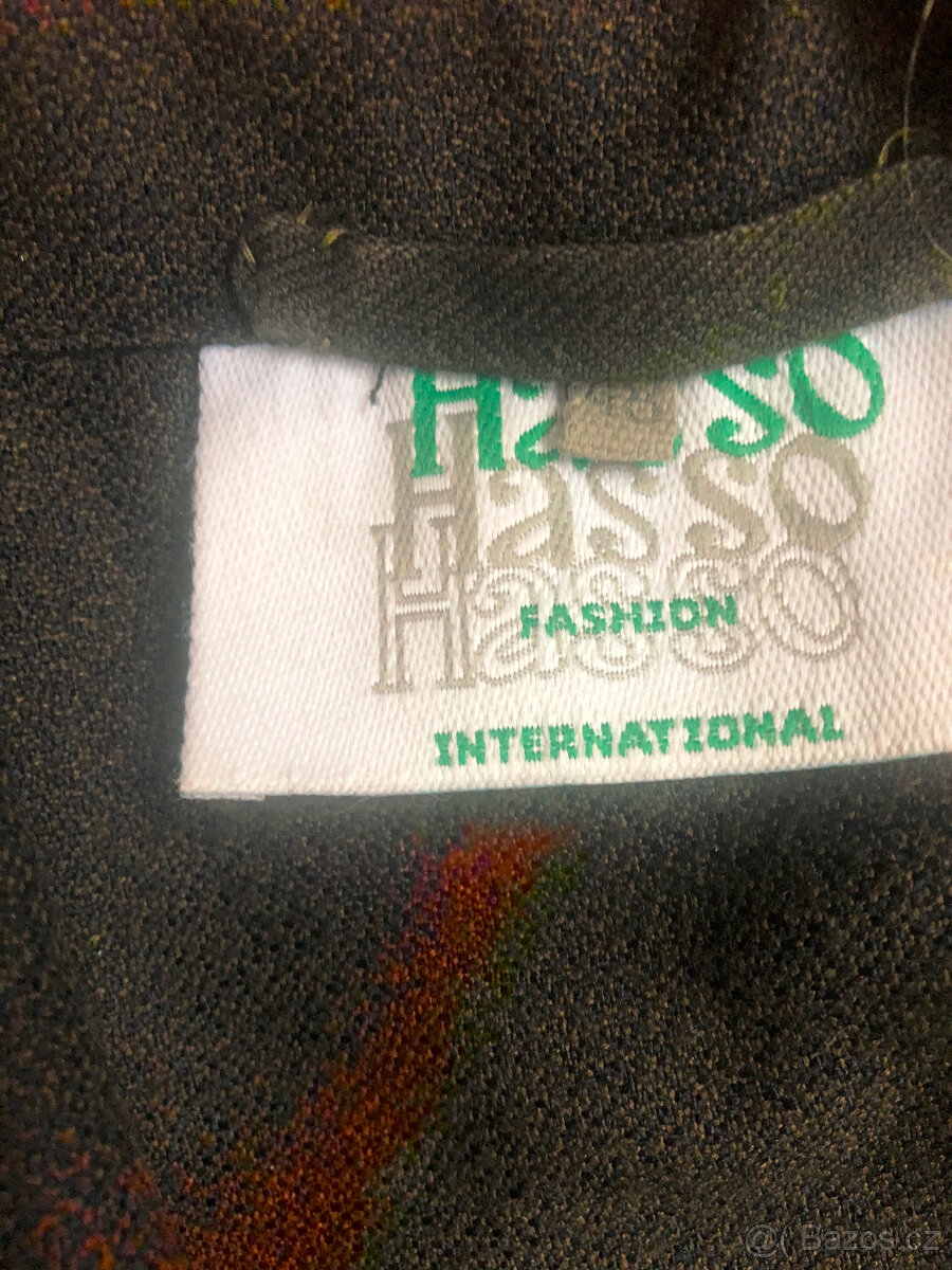 Bundy a svetry XXL - 18