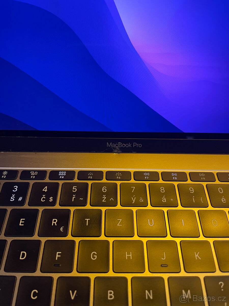 MacBook Pro - 18