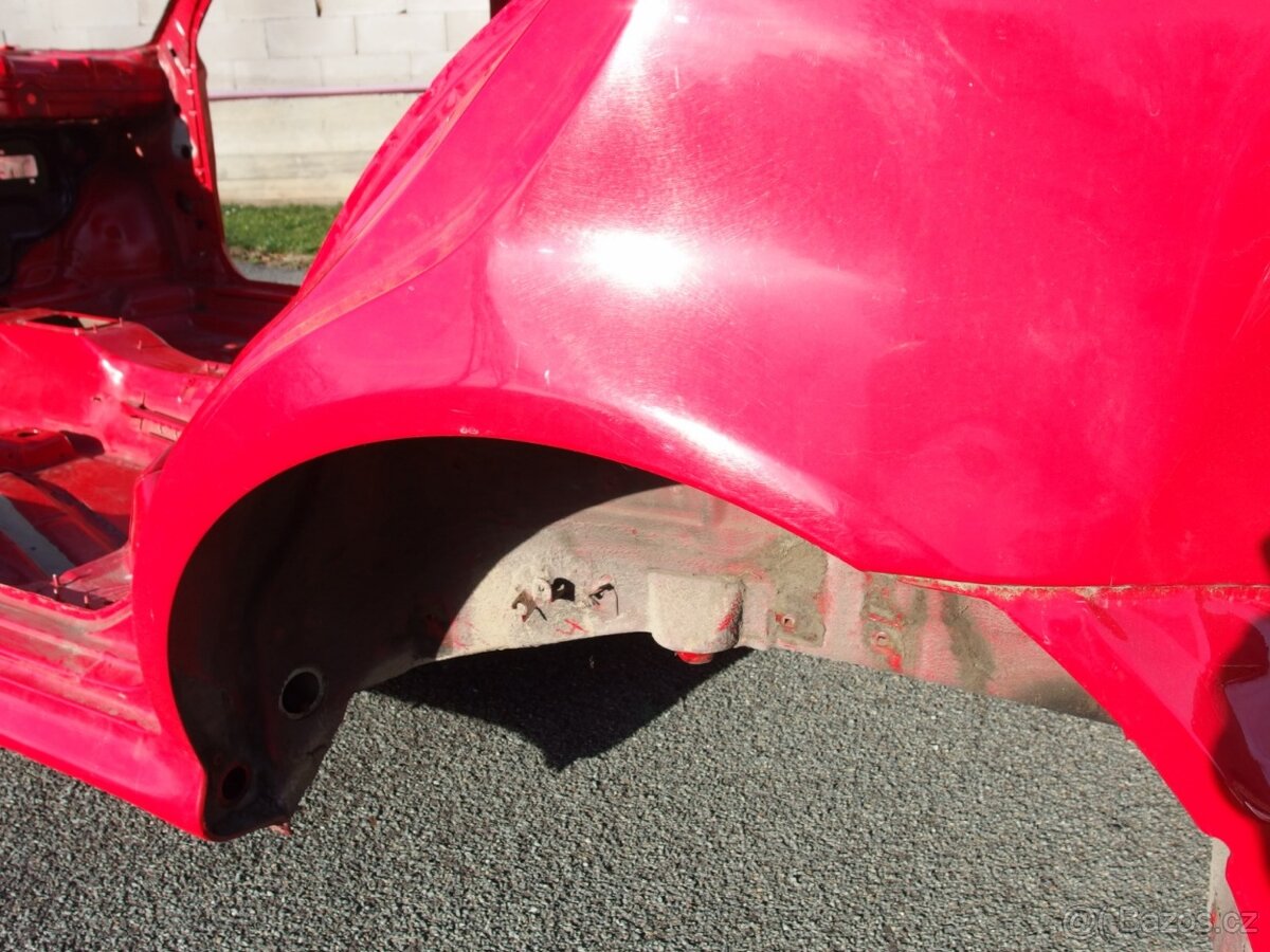 Havarovaná karoserie Škoda Octavia I hatchback - 18