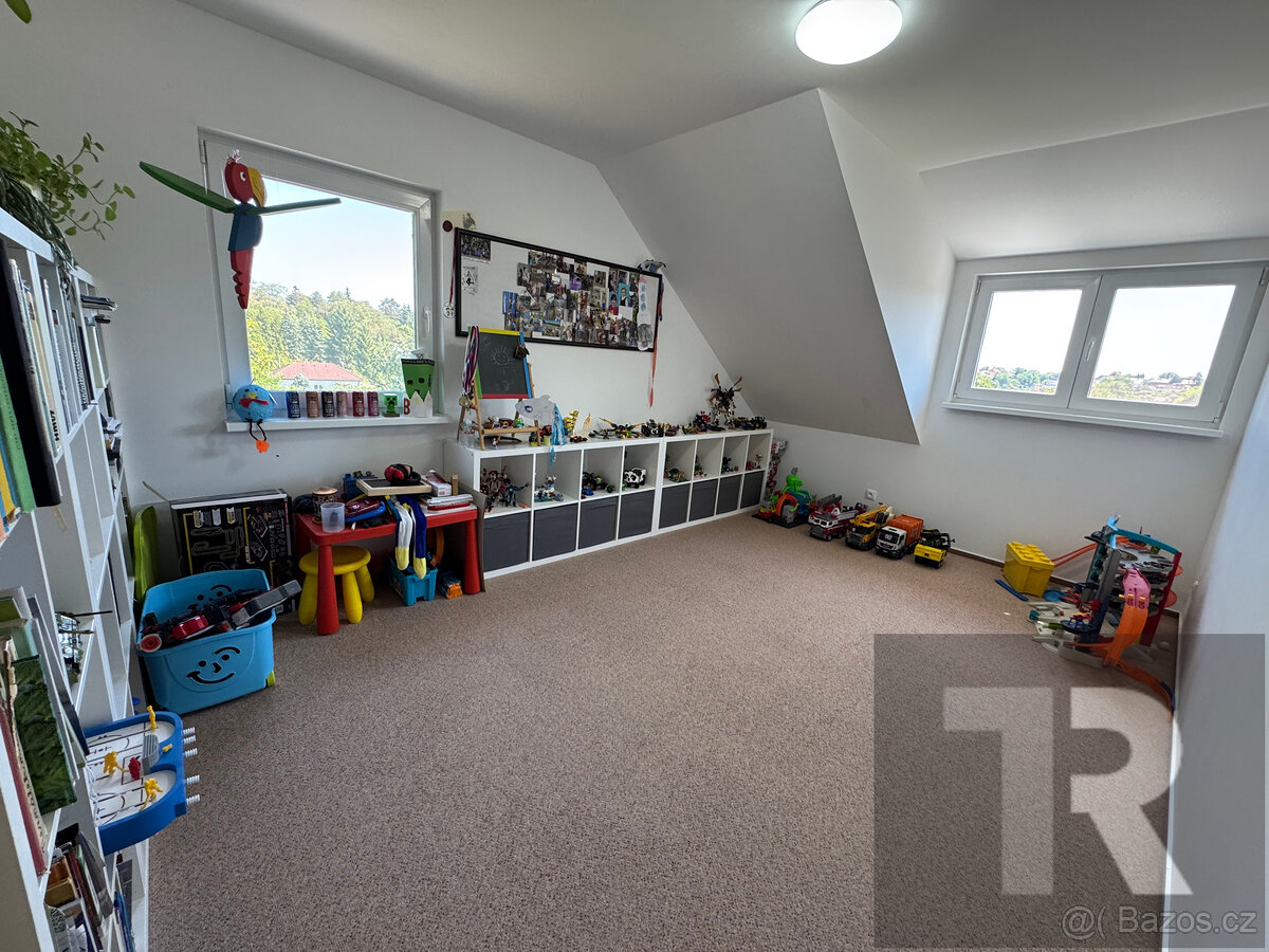 Prodej RD 5+1 s garáží a pozemkem o výměře 1050 m2 ve Vejprn - 18