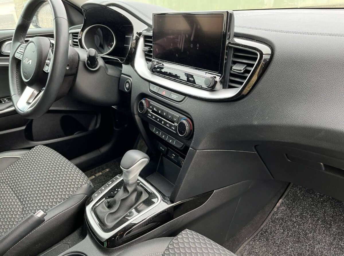 Kia Ceed SW 1.5 T-GDI - 18