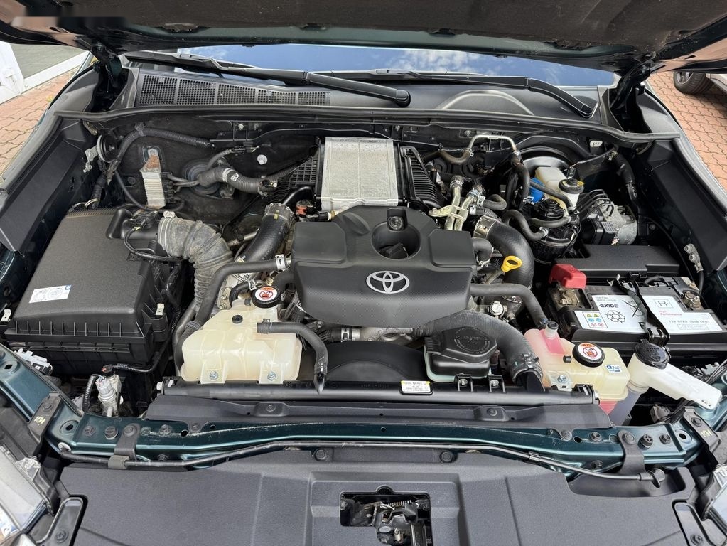 Toyota Hilux,2.8 automat Executive - 18
