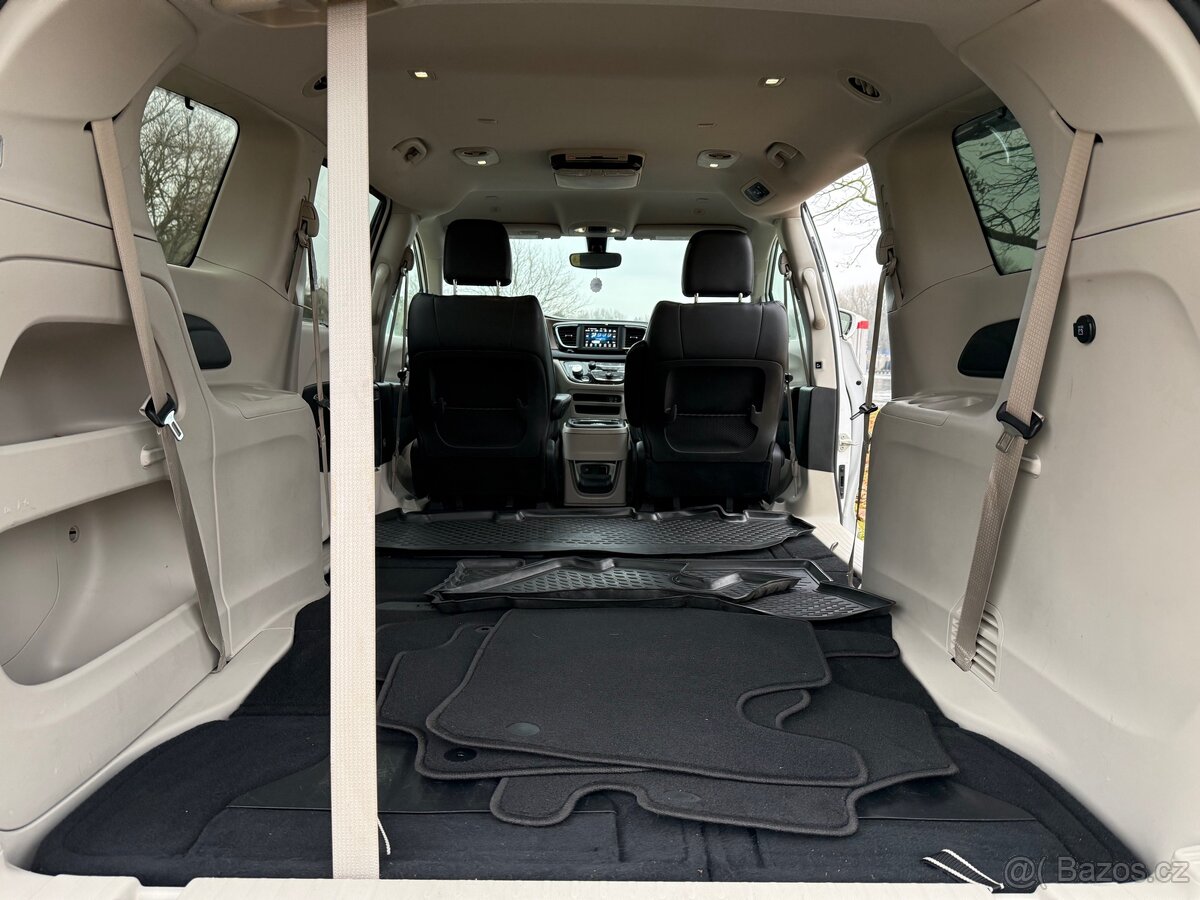 Chrysler Pacifica - 18