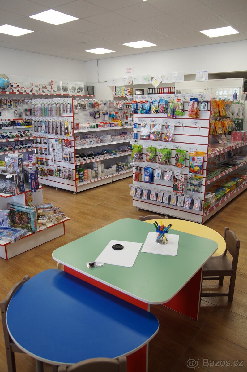 Vybavení obchodů, pokladna, regály - 18