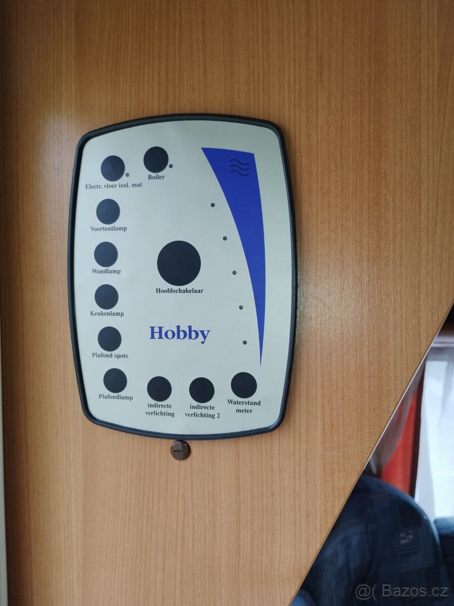 HOBBY 495 UFe č.703. Pro 4. Fr. postel. Sprcha. Rok 2007. - 18