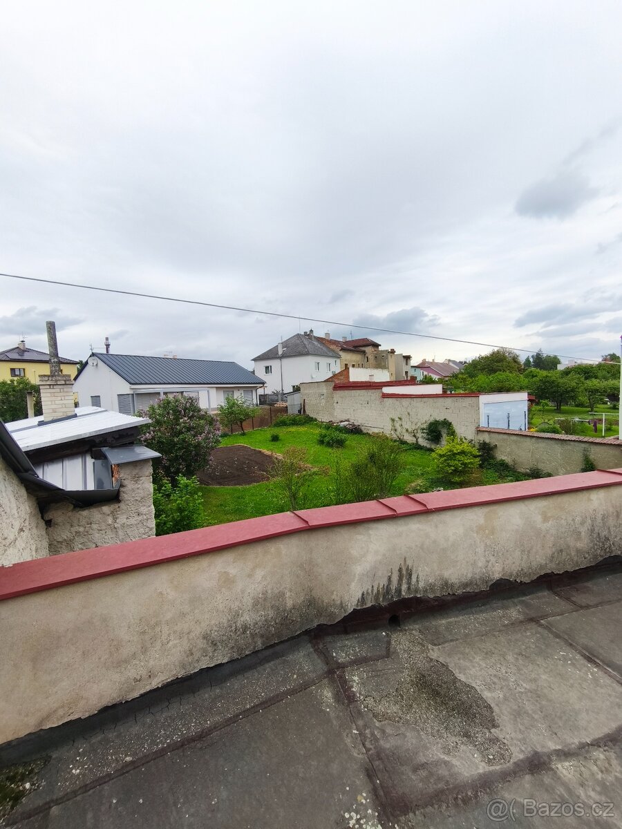 Rodinný dům 4+1 s garáží, terasou a zahradou – Lipník n. B. - 18