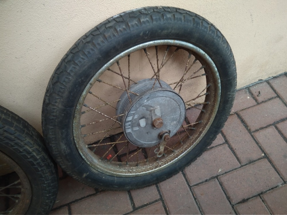 JAWA kompletní kola 16“ (3 ks) originál i původní stav - 18