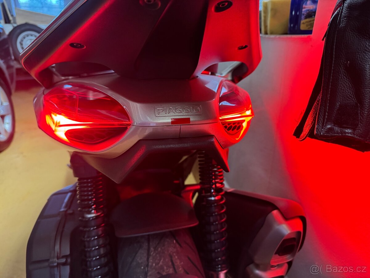 skůtr Piaggio Beverly 400 ZIMNÍ CENA - 18