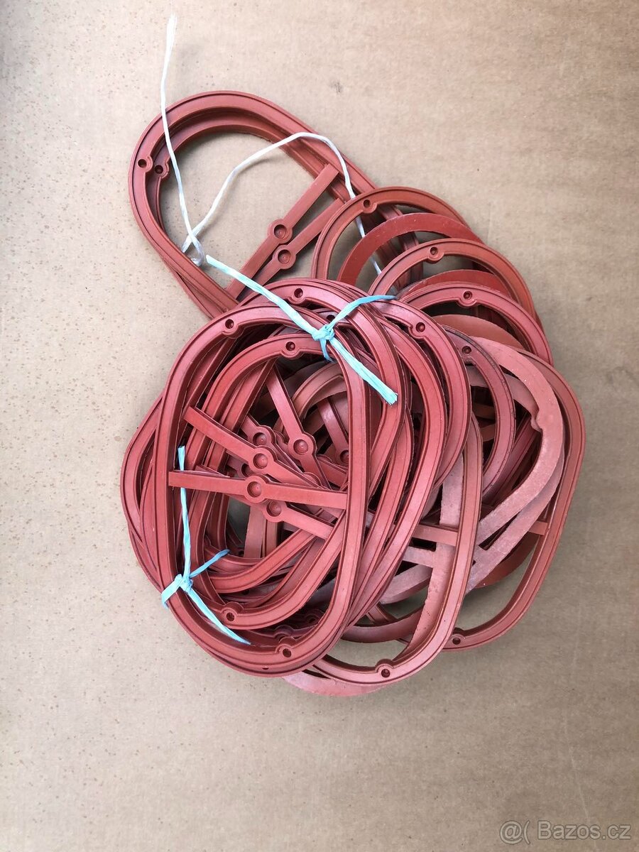 Těsnění gufero doraz ramena sajdy silentblok Ural Dněpr M67 - 18