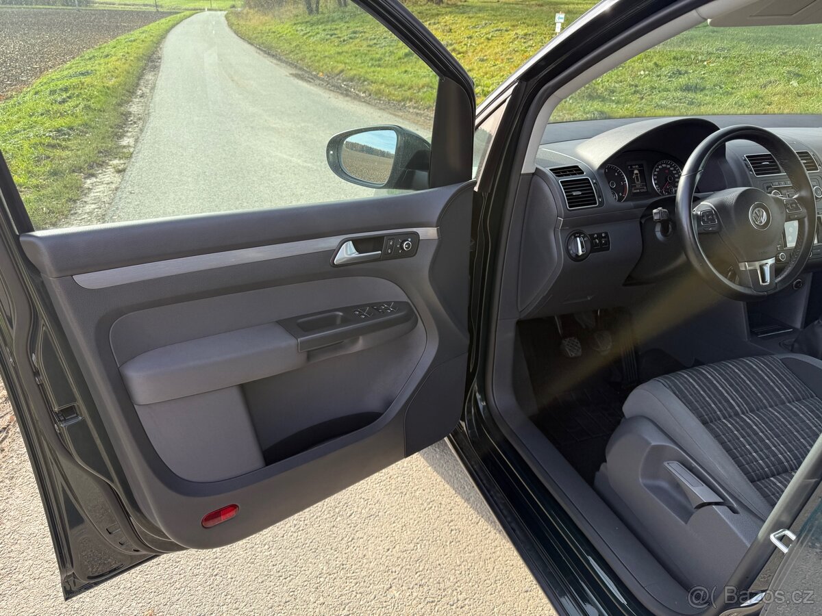 VW Touran 2.0TDi 103kw,ALU,tažné,webasto,pano,7mist - 18