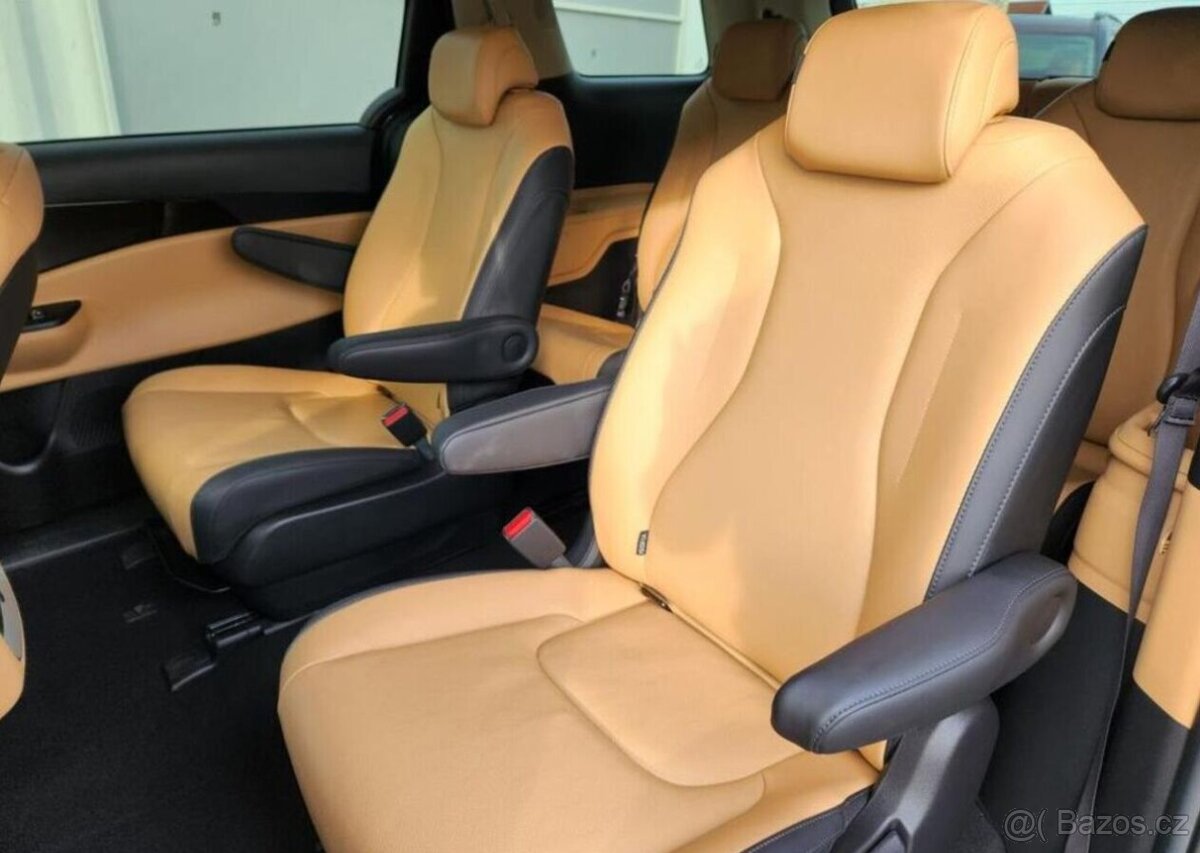 Kia Carnival 2.2- 9 míst - REZERVACE - 18