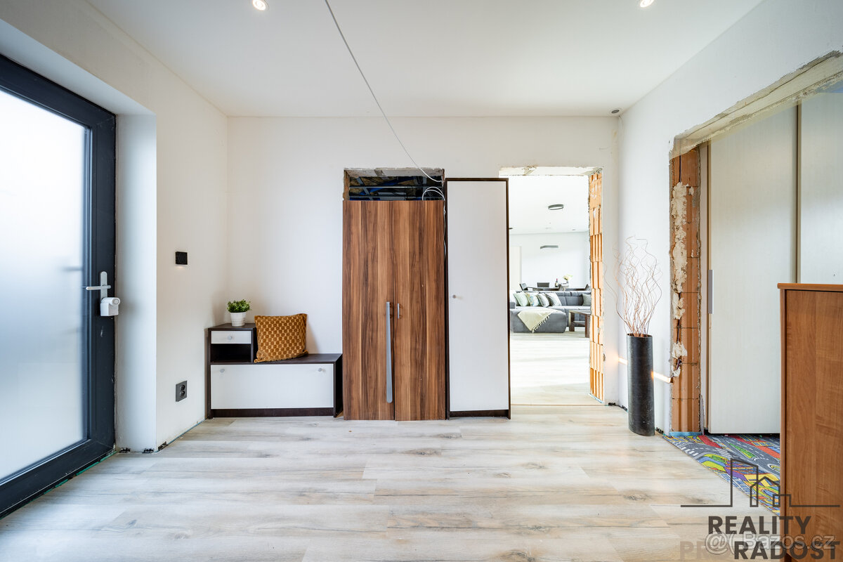 Novostavba s chytrou domácností na lukrativním místě ve Včel - 18
