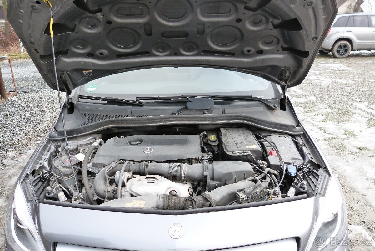 Mercedes B 180 1.6i - 18