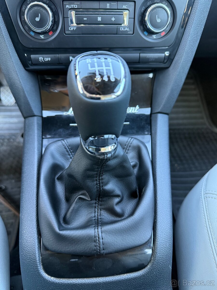 Octavia 2fl Laurin Klement - 18