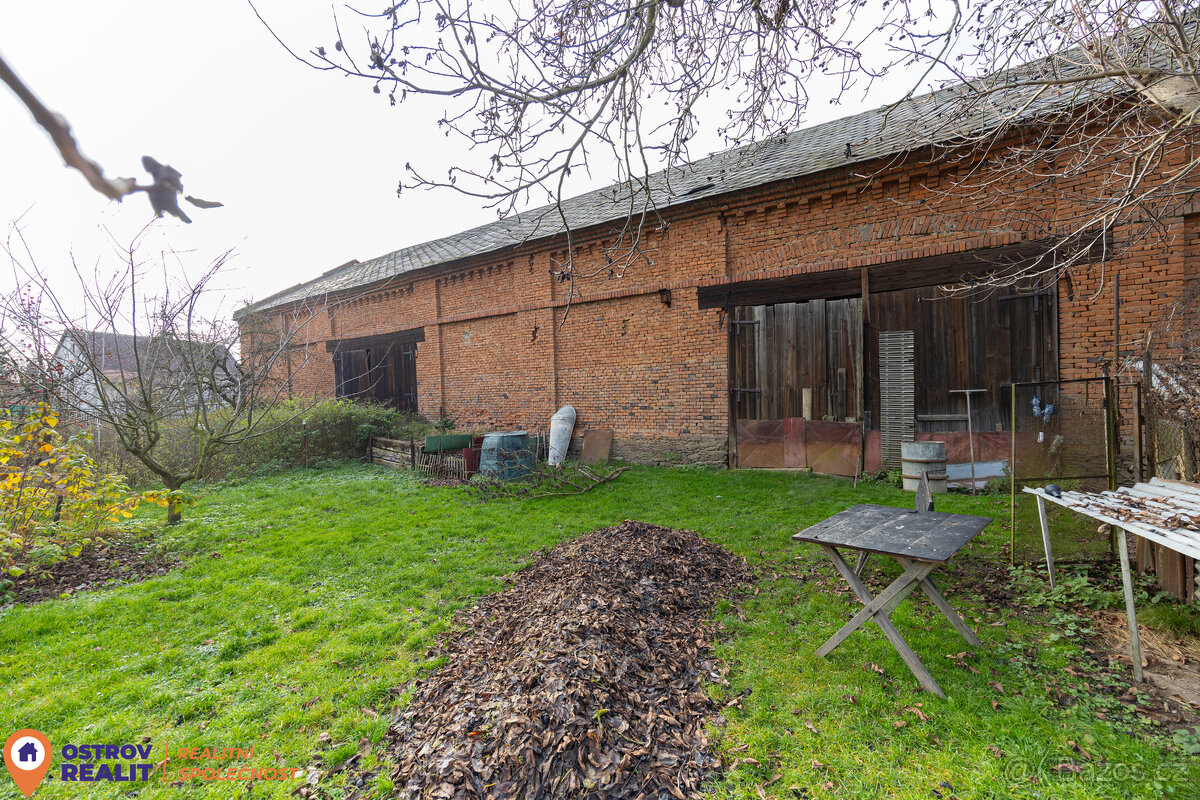 Prodej, rodinný dům se zázemím zemědělské usedlosti, pozemek - 18