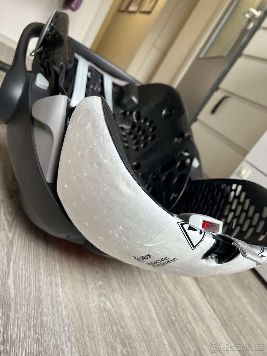 Autosedačka V ZÁRUCE Cybex Cloud G i-size vč. báze - 18