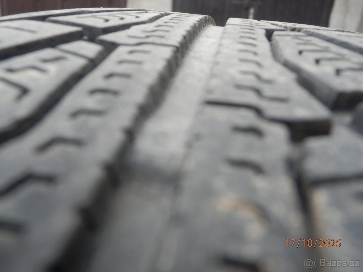 4xObutá zimní sada ŠKODA OCTAVIA 2 15tky. ET 47 195/65 R15 - 18