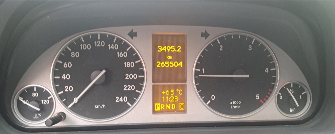 Mercedes-Benz B - 18