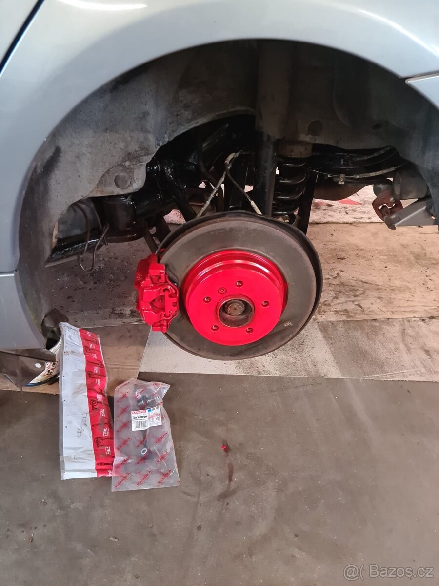 BMW 330i SPORT N52 MANUÁL - 18