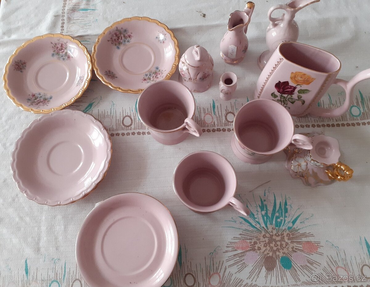 Keramika , růžový porcelán, sošky psů, obrazy - 18