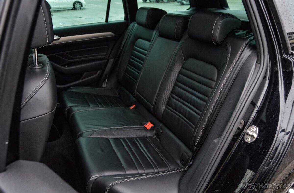 Volkswagen Passat Variant 2.0 TSI Elegance DSG R line - 18