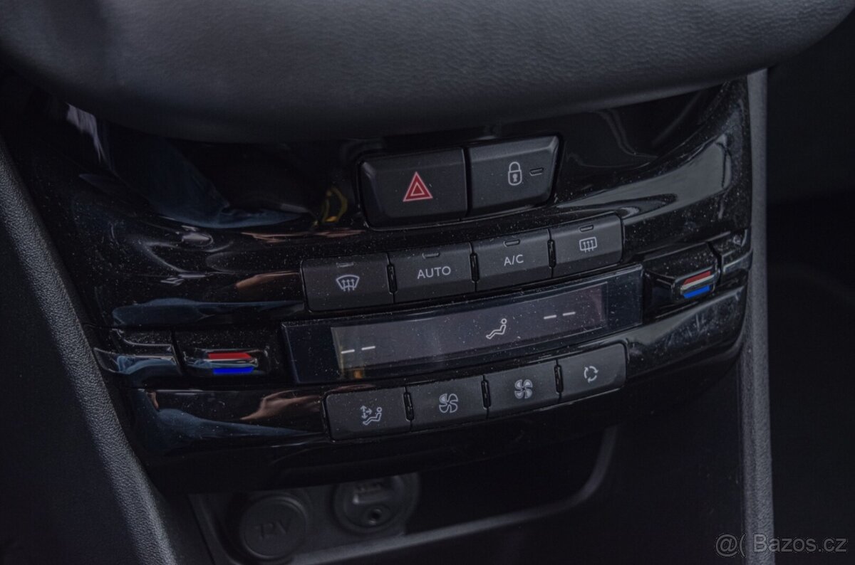 Peugeot 208 1.2 Active 2015 - 18