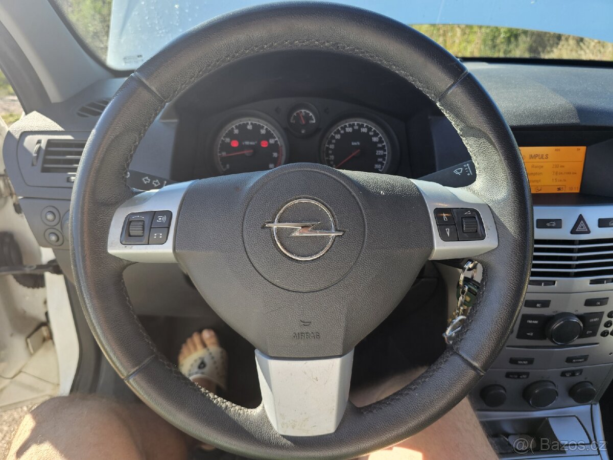 Opel Astra karoserie Sedan - 18