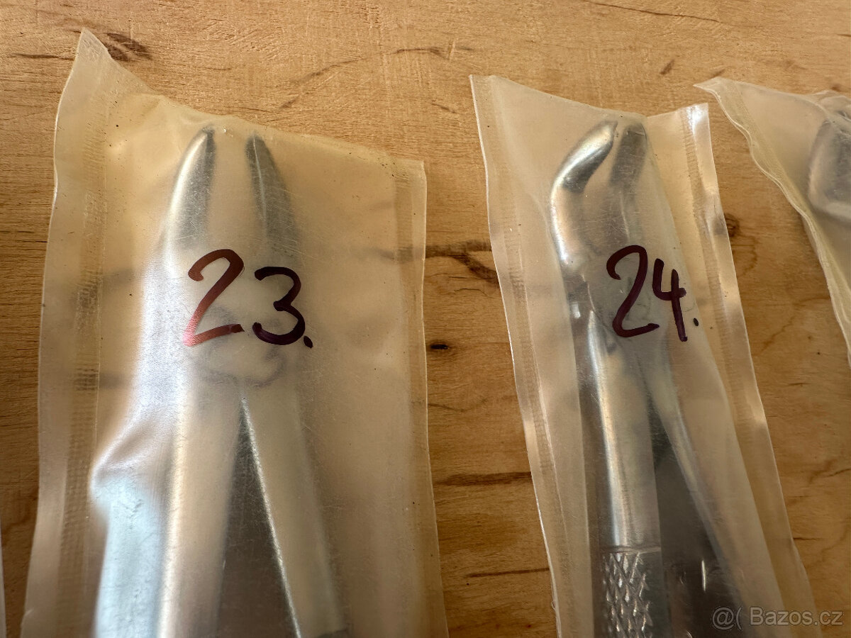 NEPOUŽITÉ zubařské extrakční kleště CHIRANA 3 - 18