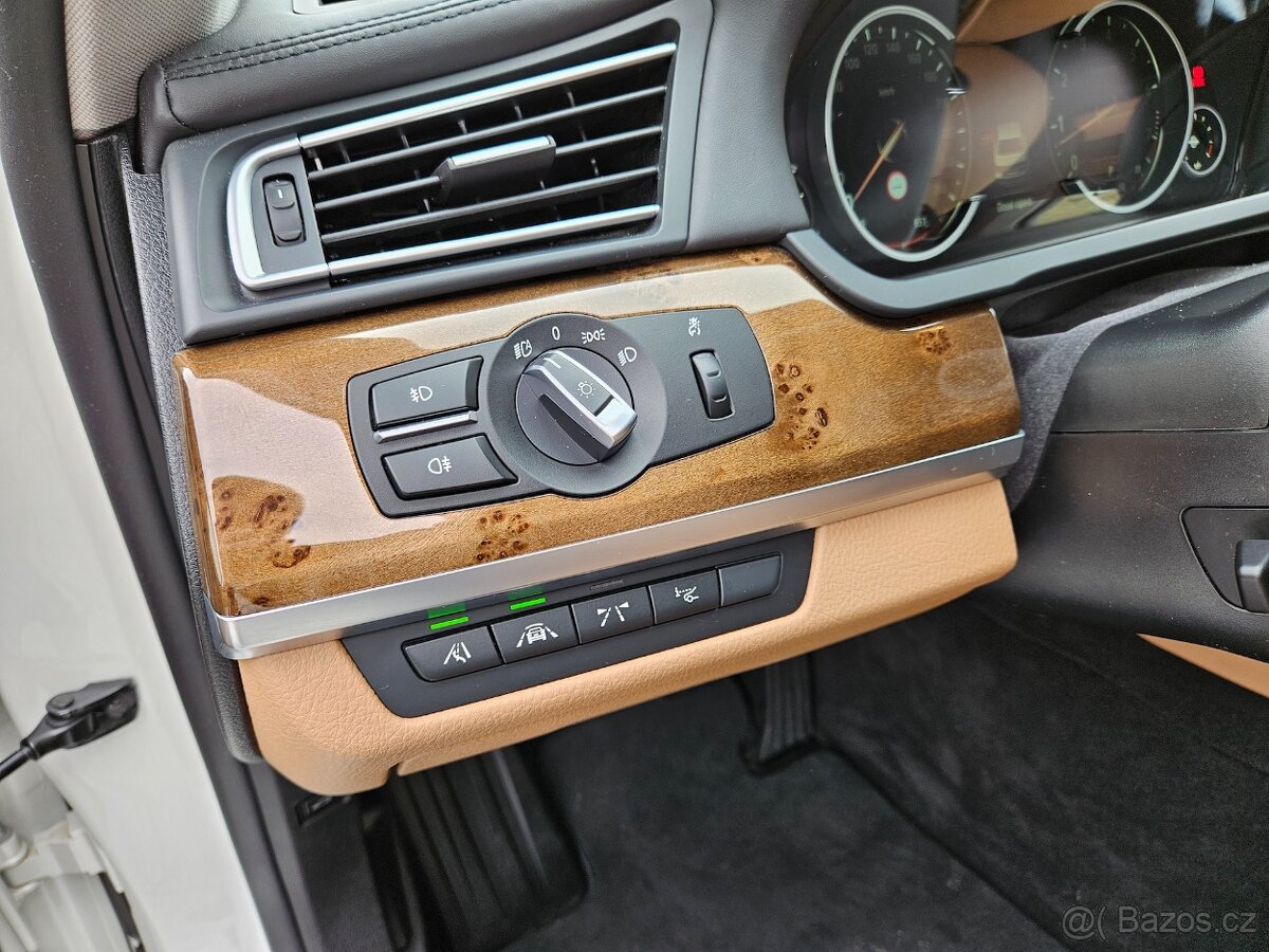 BMW 740i F01 N55 235kW - 18