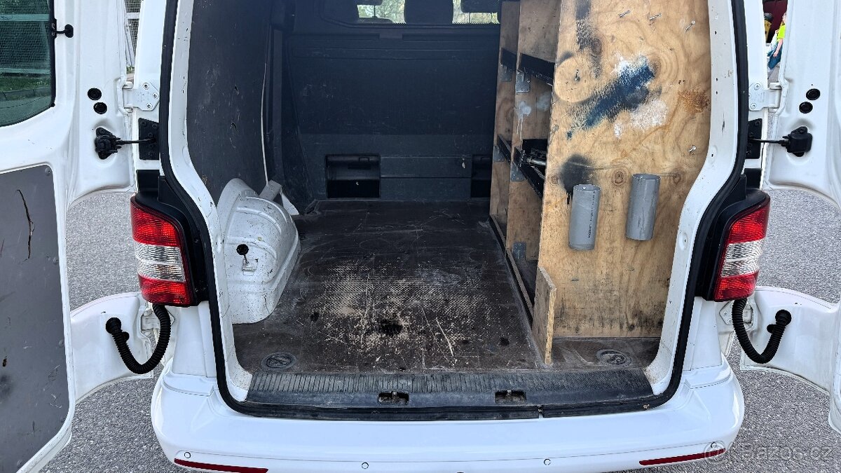 VW Transporter 2.0TDi T5 Long DSG - 18