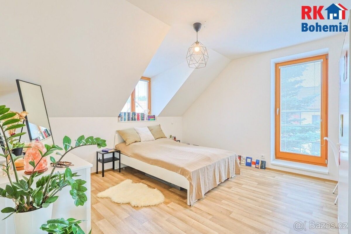 Prodej rodinného domu 5+1 se zahradou u centra města Český B - 18