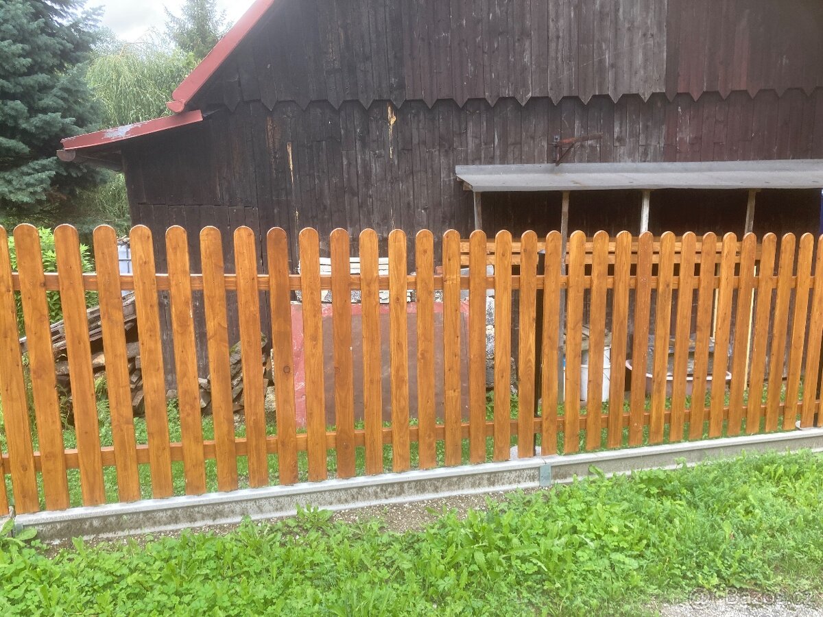 Dřevo- Plotová modřínová prkna plotovka plaňky na plot. - 18