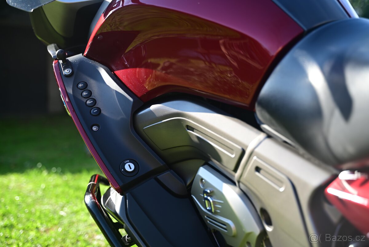 BMW K1600GT, SERVISKA + příslušenství - 18