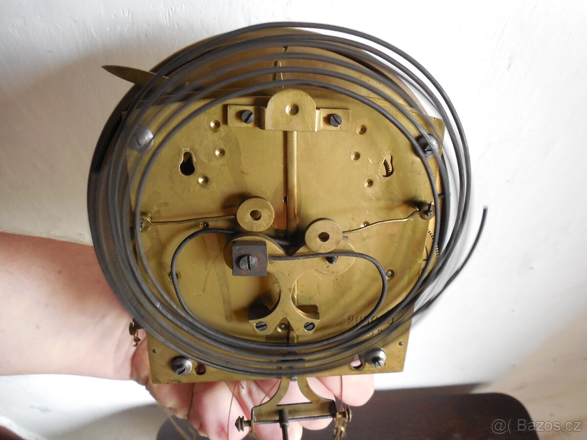 Hodiny čtvrťové pendlovky Wien - 18