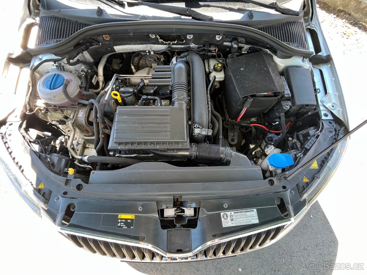 Škoda Octavia 1.4 TSi Elegance, Xenony - 18