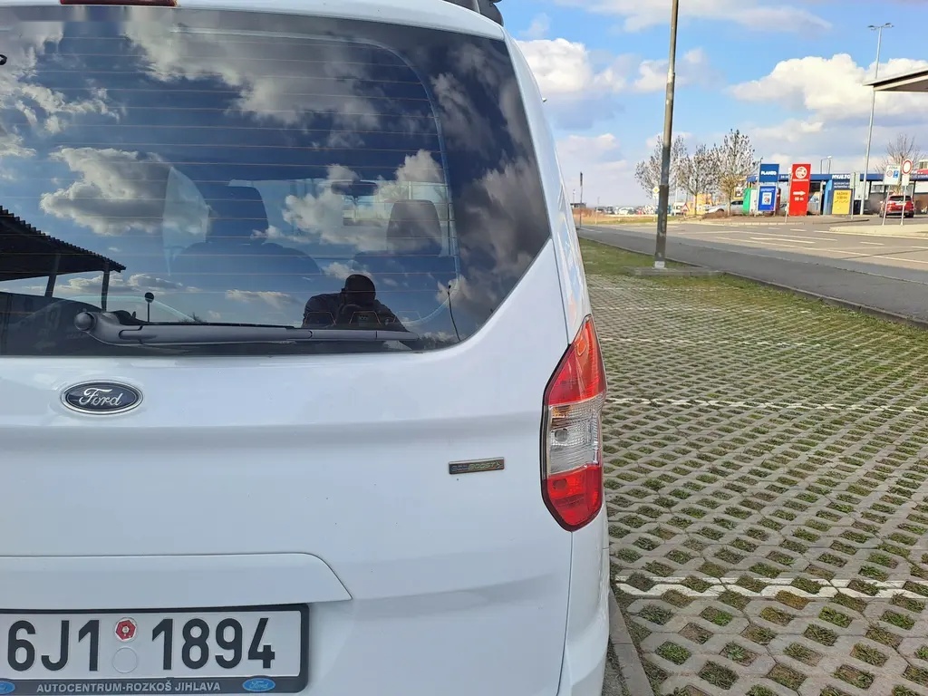 Ford Tourneo Courier - 18