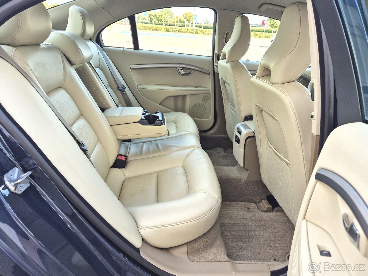 VOLVO S80 D4 120 KW 5-VÁLEC XENON NAVI MANUÁL 1MAJITEL - 18