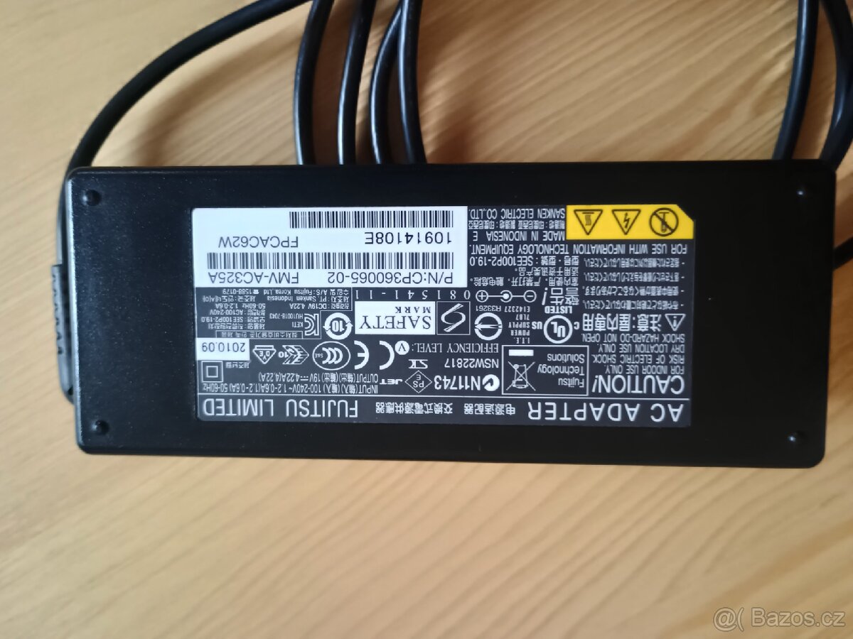 Fujitsu Lifebook E548 s dokovací stanicí - 18