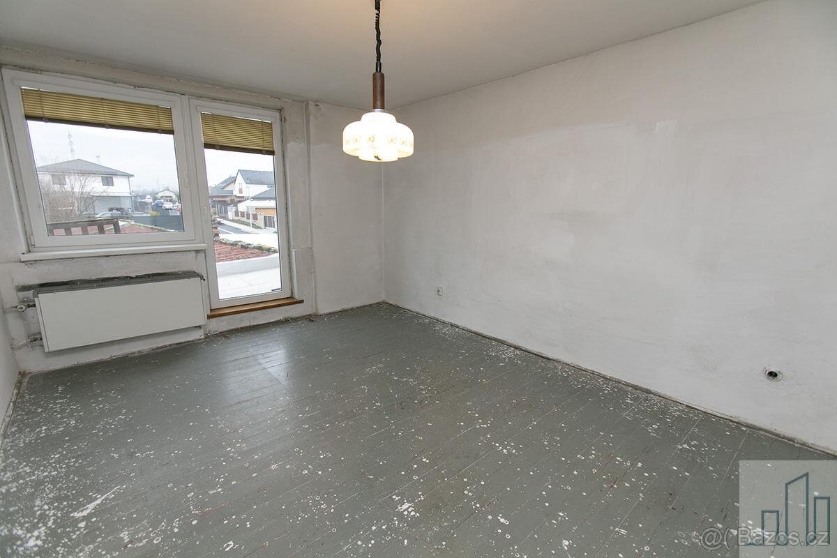 Prostorný dvougenerační rodinný dům v obci Lahošť, okres Tep - 18