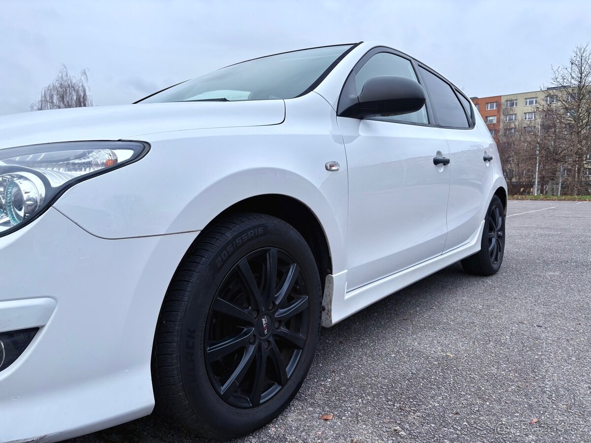 Hyundai i 30 r. 2011 - 18