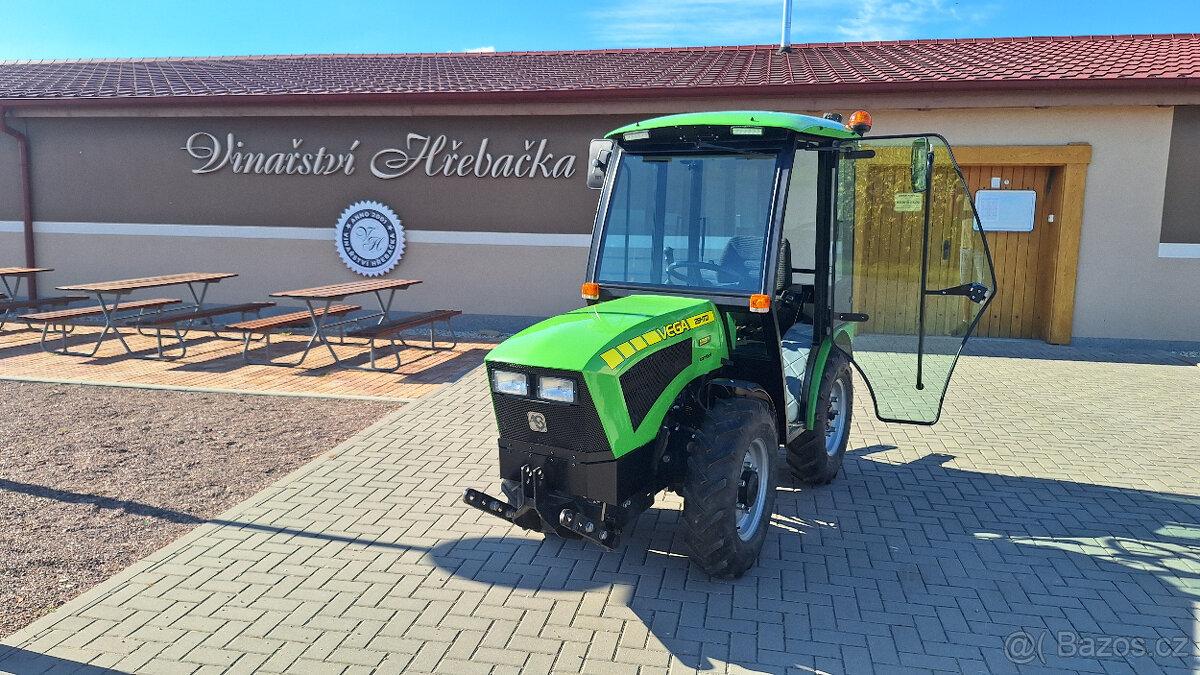 zánovní malotraktor VEGA 26 HTD STAGE V Comfort Šálek - 18