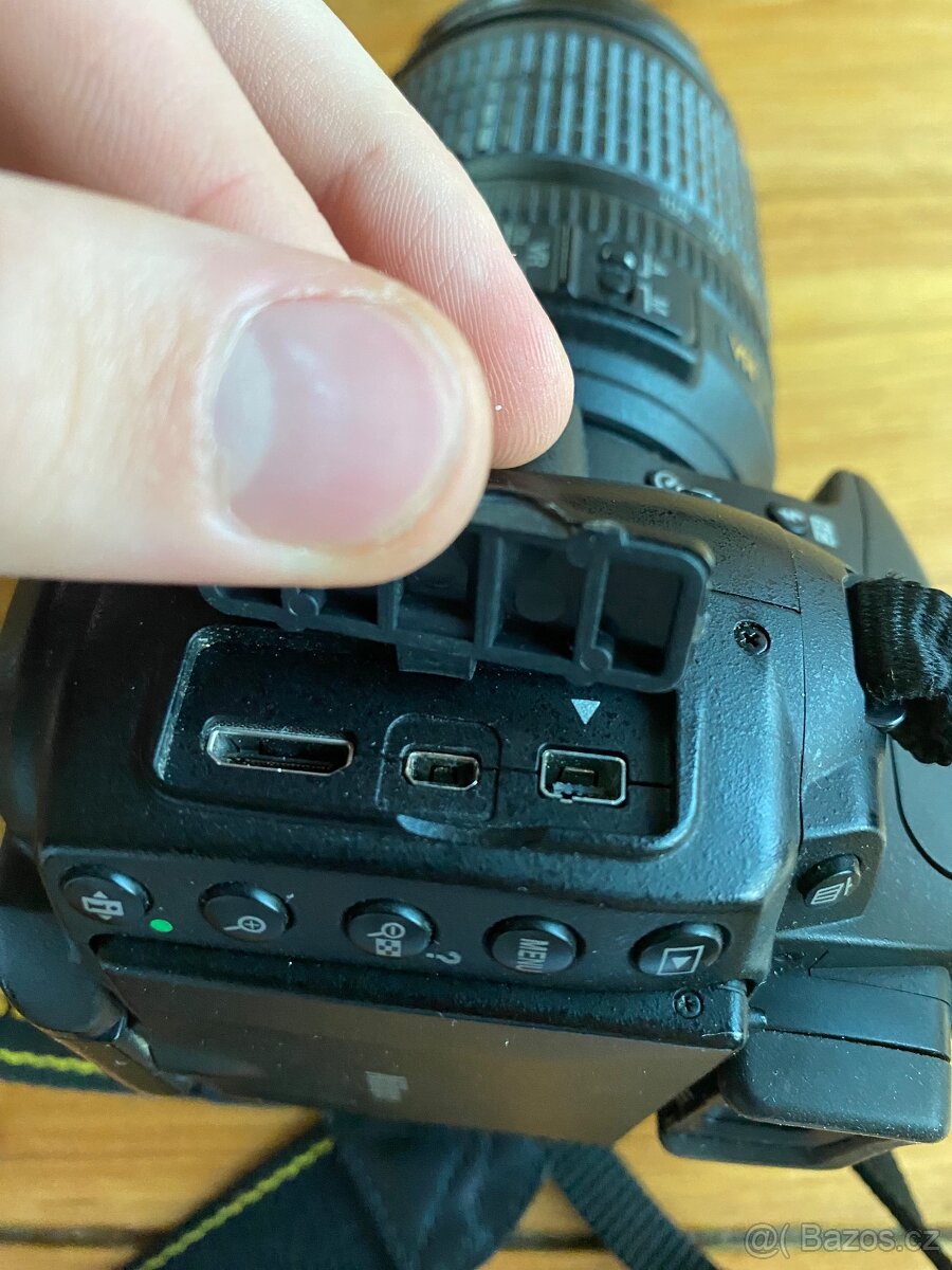 Nikon D5000 - 18-105 AF-S DX VR - 18