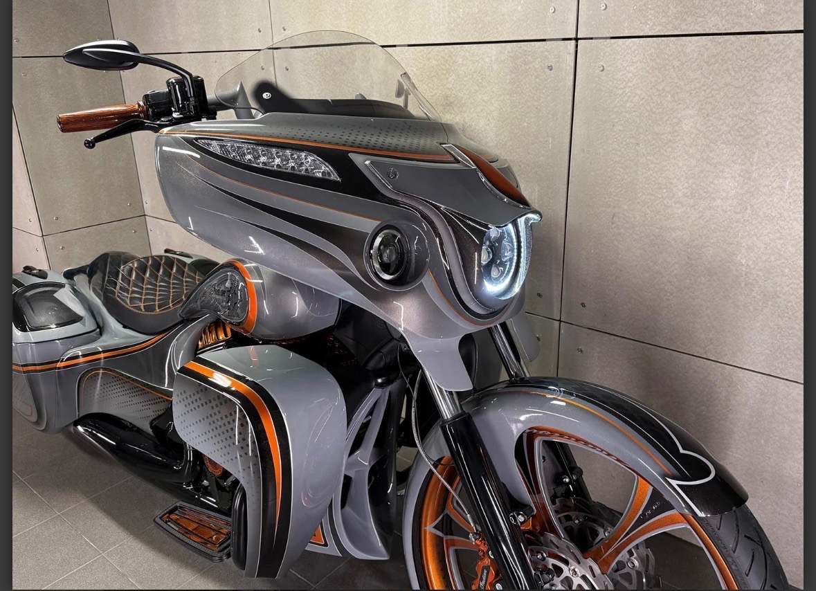 Indian Roadmaster Elite - 18