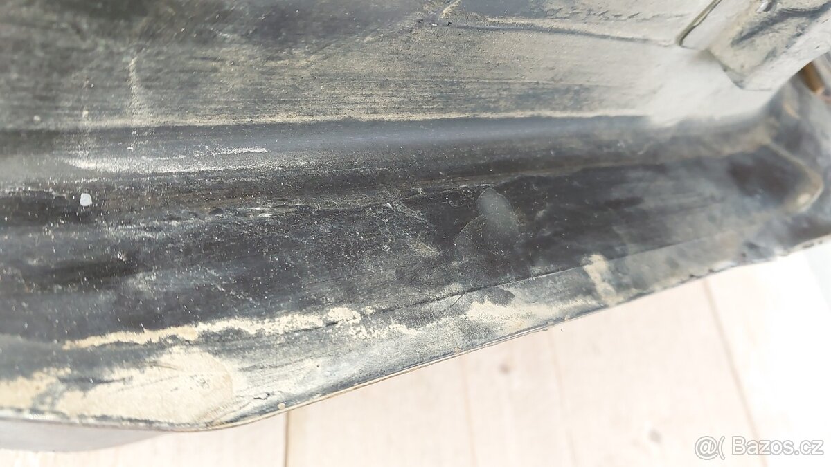 Nissan Patrol Y61 - Nádrž paliva Wagoon - 18