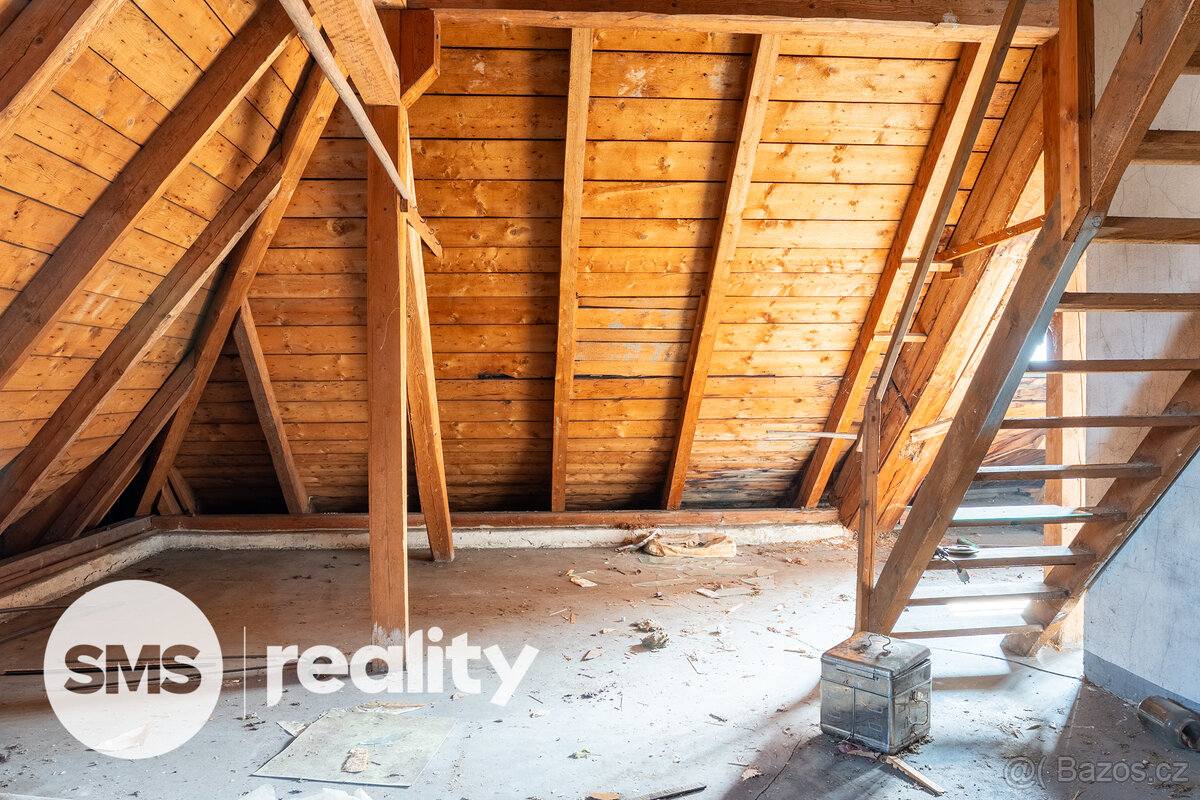 Prodej prostorné vily s investičním potenciálem - 18